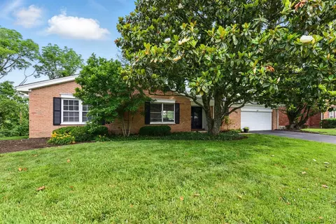 6934 Woodsedge Dr, Anderson Twp, OH 45230