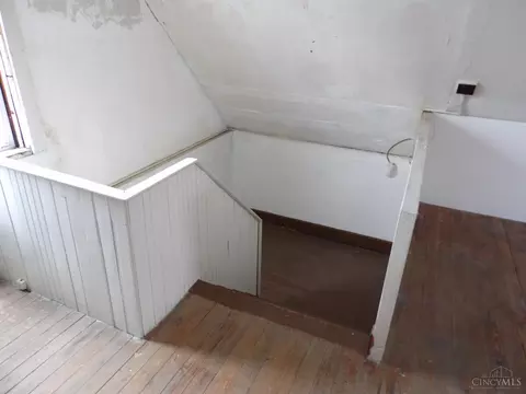 Entry Way - 1057 Gilsey Ave, Cincinnati, OH 45205 photo 1 of 2