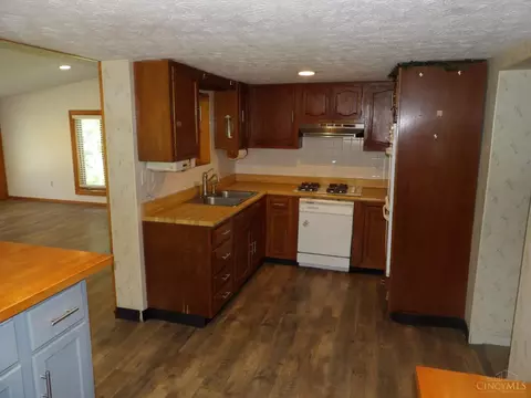 Kitchen - 1057 Gilsey Ave, Cincinnati, OH 45205 photo 1 of 1