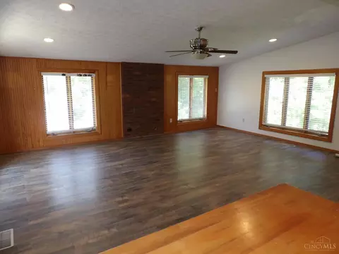 Living - 1057 Gilsey Ave, Cincinnati, OH 45205 photo 2 of 4