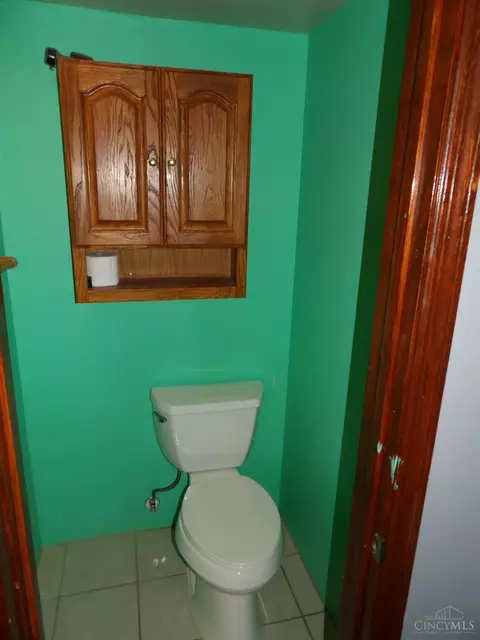 Bath - 1057 Gilsey Ave, Cincinnati, OH 45205 photo 2 of 4
