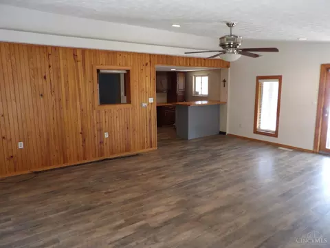 Living - 1057 Gilsey Ave, Cincinnati, OH 45205 photo 1 of 4