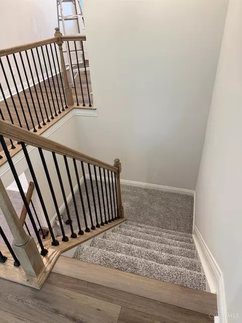 985 Crestpoint Ct, Cincinnati, OH 45245 photo 8