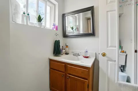 300 Emming St, Cincinnati, OH 45219 photo 25