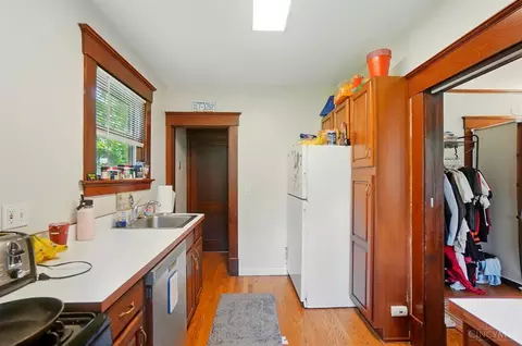 Kitchen - 212 Atkinson St, Cincinnati, OH 45219 photo 3 of 4