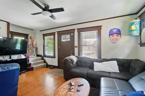 Living - 212 Atkinson St, Cincinnati, OH 45219 photo 2 of 2