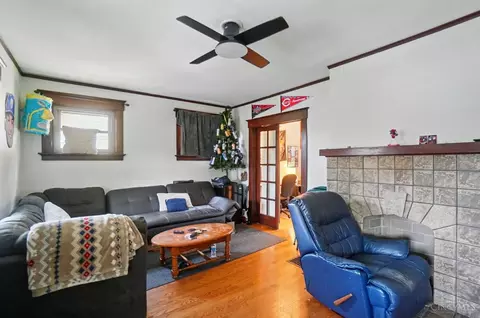 Living - 212 Atkinson St, Cincinnati, OH 45219 photo 1 of 2