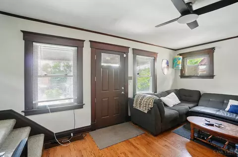 Entry Way - 212 Atkinson St, Cincinnati, OH 45219 photo 1 of 2
