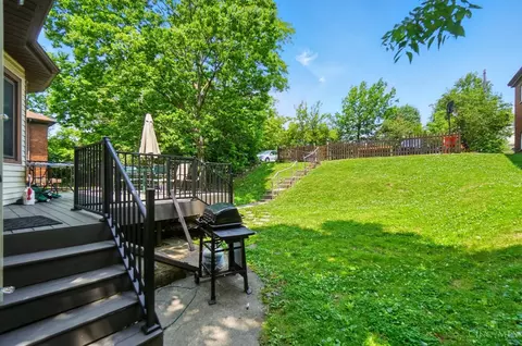 Exterior - 212 Atkinson St, Cincinnati, OH 45219 photo 7 of 13