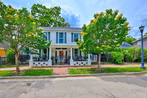 227 Broadway St, Lebanon, OH 45036