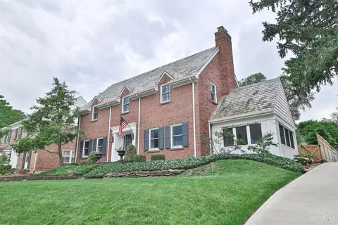 5 Observatory Hl, Cincinnati, OH 45208 photo 2