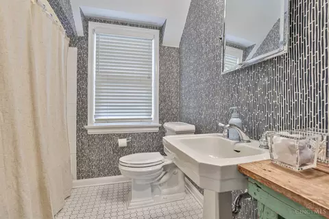 5 Observatory Hl, Cincinnati, OH 45208 photo 41