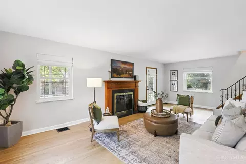 Living - 1503 Wittekind Ter, Cincinnati, OH 45224 photo 1 of 2