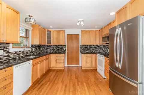 Kitchen - 755 Jarole Dr, Cincinnati, OH 45245 photo 3 of 4