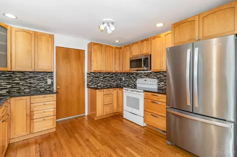 Kitchen - 755 Jarole Dr, Cincinnati, OH 45245 photo 2 of 4