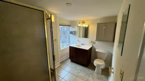 Bath - 217 Ninth St, Cincinnati, OH 45202 photo 5 of 5