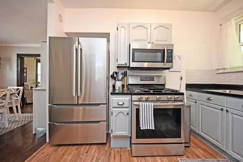 Kitchen - 3908 Watterson Rd, Fairfax, OH 45227 photo 2 of 3