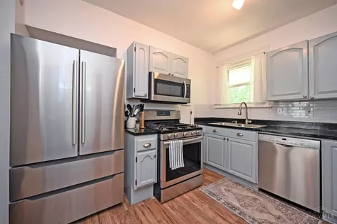 Kitchen - 3908 Watterson Rd, Fairfax, OH 45227 photo 3 of 3