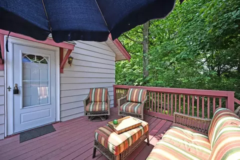 Exterior - 3908 Watterson Rd, Fairfax, OH 45227 photo 5 of 10