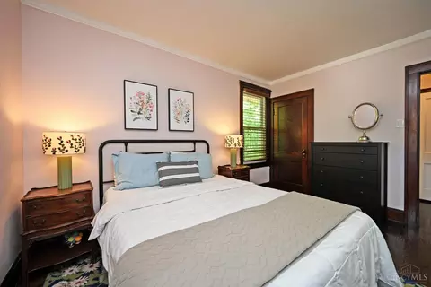Bedroom - 3908 Watterson Rd, Fairfax, OH 45227 photo 2 of 5