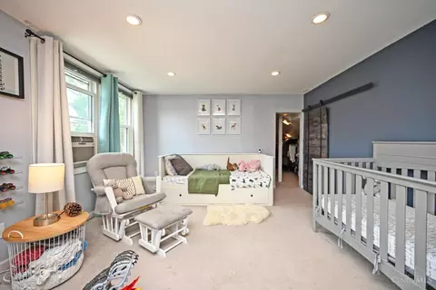 Bedroom - 3908 Watterson Rd, Fairfax, OH 45227 photo 3 of 5