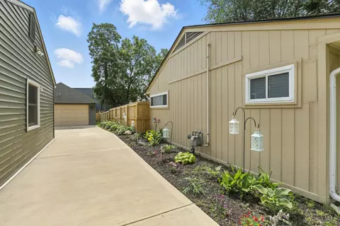 Exterior - 110 Circle Dr, Mason, OH 45040 photo 10 of 14