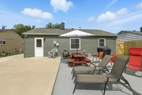 Exterior - 110 Circle Dr, Mason, OH 45040 photo 5 of 14