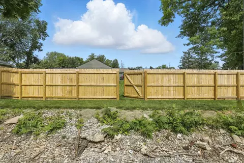 Exterior - 110 Circle Dr, Mason, OH 45040 photo 14 of 14