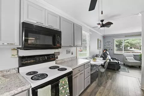 Kitchen - 110 Circle Dr, Mason, OH 45040 photo 4 of 6