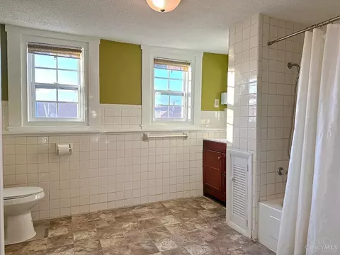 Bath - 500 Harrison Ave, Harrison, OH 45030 photo 2 of 2