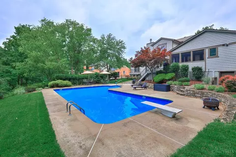 Exterior - 7083 Royalgreen Dr, Cincinnati, OH 45244 photo 12 of 19
