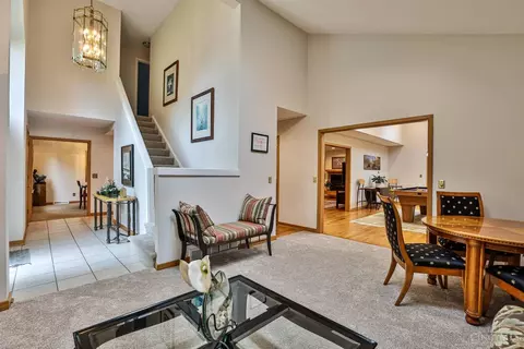 Entry Way - 7083 Royalgreen Dr, Cincinnati, OH 45244 photo 2 of 2