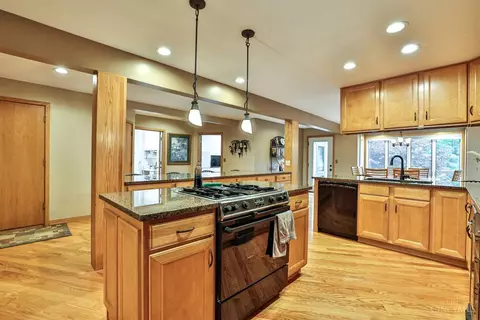 Kitchen - 7083 Royalgreen Dr, Cincinnati, OH 45244 photo 3 of 7