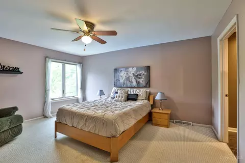 Bedroom - 7083 Royalgreen Dr, Cincinnati, OH 45244 photo 3 of 10