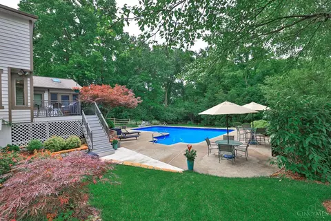 Exterior - 7083 Royalgreen Dr, Cincinnati, OH 45244 photo 4 of 19