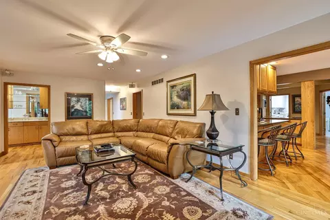 Living - 7083 Royalgreen Dr, Cincinnati, OH 45244 photo 3 of 5