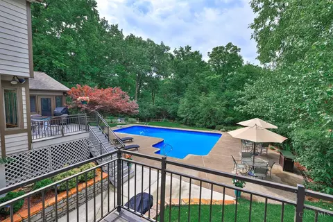 Exterior - 7083 Royalgreen Dr, Cincinnati, OH 45244 photo 10 of 19