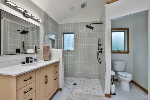 Bath - 7083 Royalgreen Dr, Cincinnati, OH 45244 photo 2 of 10