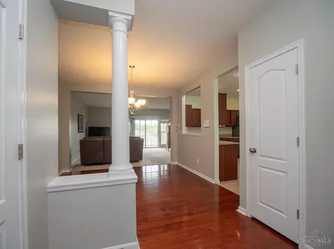 Entry Way - 9413 Stoneybrooke, Cincinnati, OH 45231 photo 1 of 2