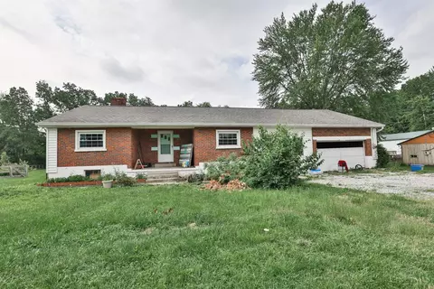 2379 St Rt 28, Goshen, OH 45122