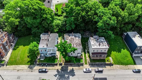 View/Area - 2266 Loth St, Cincinnati, OH 45219 photo 2 of 3
