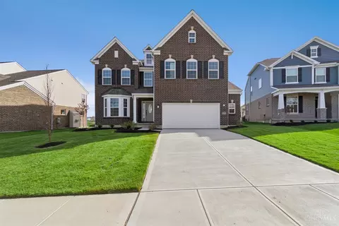 5490 White Pine Ln, Fairfield, OH 45011