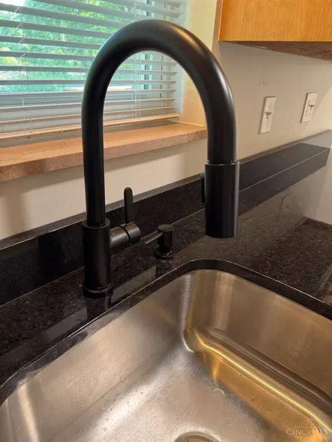 Kitchen - 9820 Mckelvey Rd, Cincinnati, OH 45231 photo 4 of 9