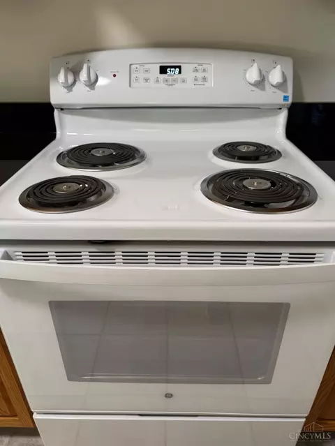 Kitchen - 9820 Mckelvey Rd, Cincinnati, OH 45231 photo 5 of 9