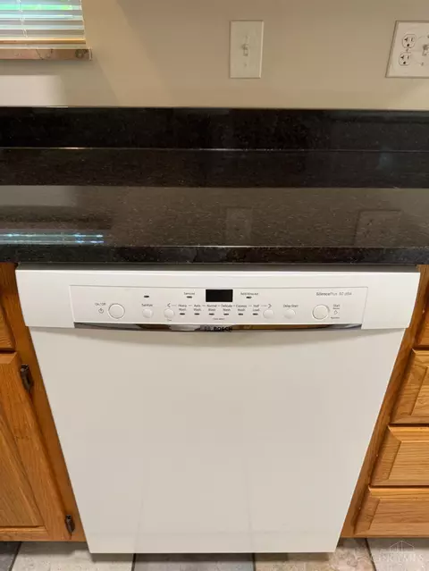 Kitchen - 9820 Mckelvey Rd, Cincinnati, OH 45231 photo 6 of 9