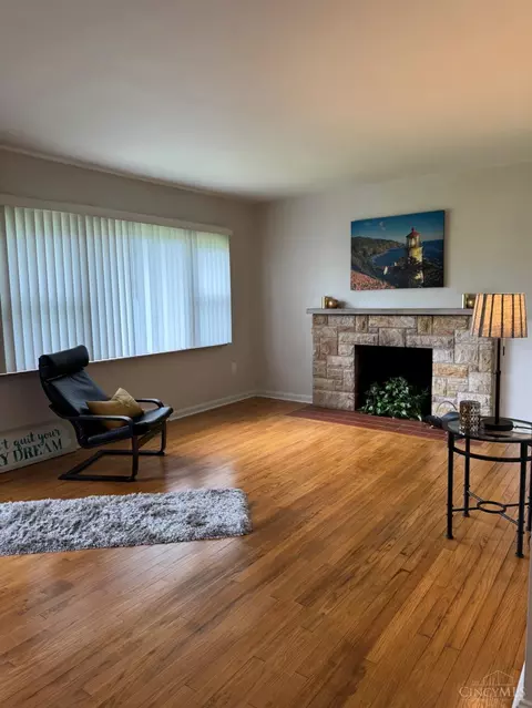 Living - 9820 Mckelvey Rd, Cincinnati, OH 45231 photo 2 of 3
