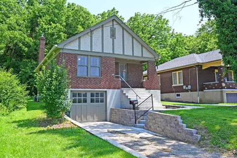 9452 Reading Rd, Reading, OH 45215
