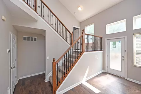 Entry Way - 4139 Gensen Loop, Cincinnati, OH 45245 photo 3 of 4