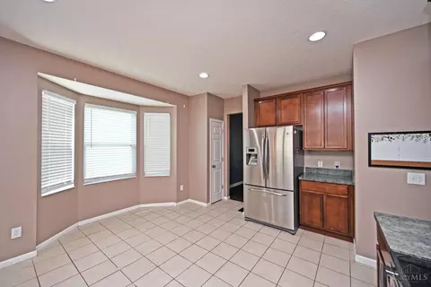 Kitchen - 4139 Gensen Loop, Cincinnati, OH 45245 photo 4 of 5