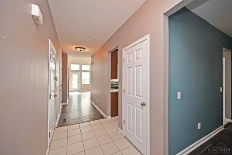 Entry Way - 4139 Gensen Loop, Cincinnati, OH 45245 photo 2 of 4